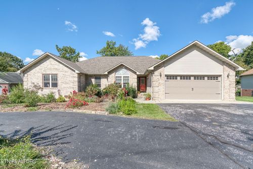 633 E Deer Creek Dr, Crossville, TN, 38571-3273 | Card Image