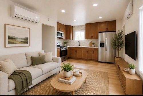 a-784 E Walton St, Signal Hill, CA, 90755-2707 | Card Image