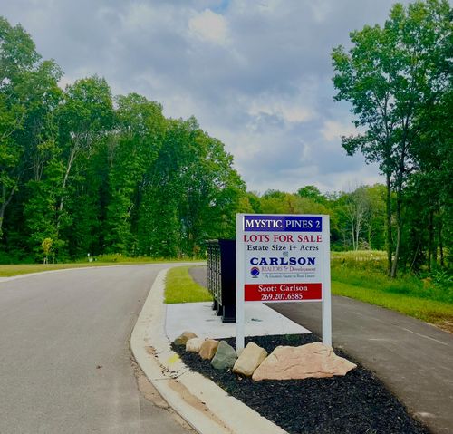 36-5760 Dutch Pine Ct, Kalamazoo, MI, 49009-4930 | Card Image
