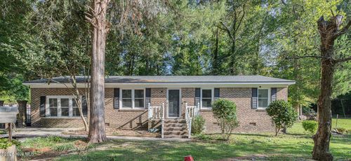 111 Lynn Ct, Jacksonville, NC, 28540-7205 | Card Image