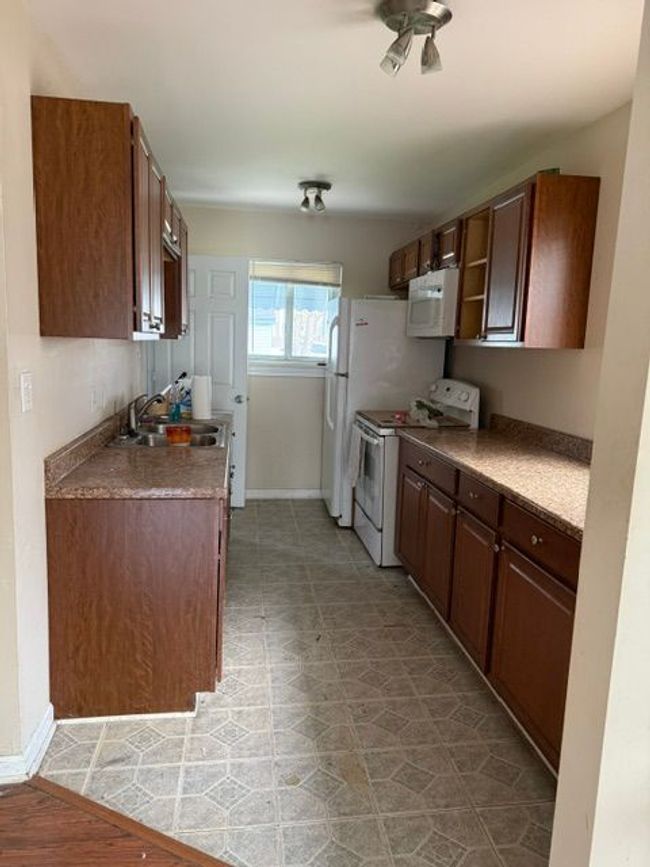 1993 Holland St, House other with 2 bedrooms, 1 bathrooms and null parking in Birmingham MI | Image 7