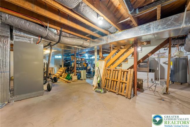 7112 Howell Ter, House other with 4 bedrooms, 2 bathrooms and null parking in Stroudsburg PA | Image 23