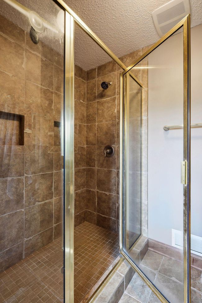 8061 Stone Creek Ct, House other with 6 bedrooms, 4 bathrooms and null parking in Minnetrista MN | Image 39
