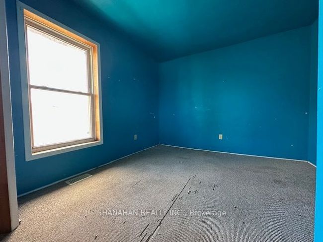 577 Erie Street, House other with 3 bedrooms, 2 bathrooms and 3 parking in Warwick ON | Image 15