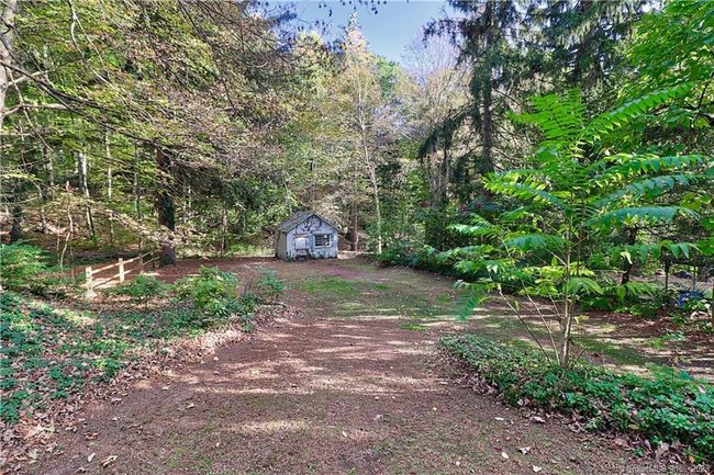 37 Clark Rd, House other with 1 bedrooms, 1 bathrooms and 4 parking in Naugatuck CT | Image 24