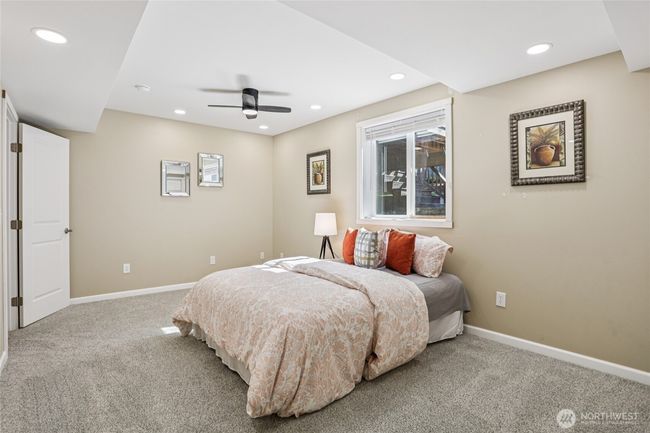 23629 7 Th Ave W, House other with 3 bedrooms, 3 bathrooms and 2 parking in Bothell WA | Image 25