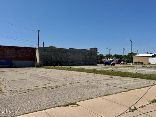 208 E Butler Street, Bryan, OH, 43506 | Card Image