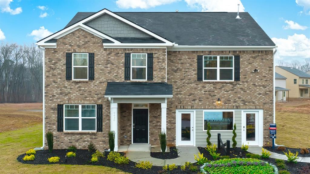 Zella Dr, Lithonia, GA 30038
