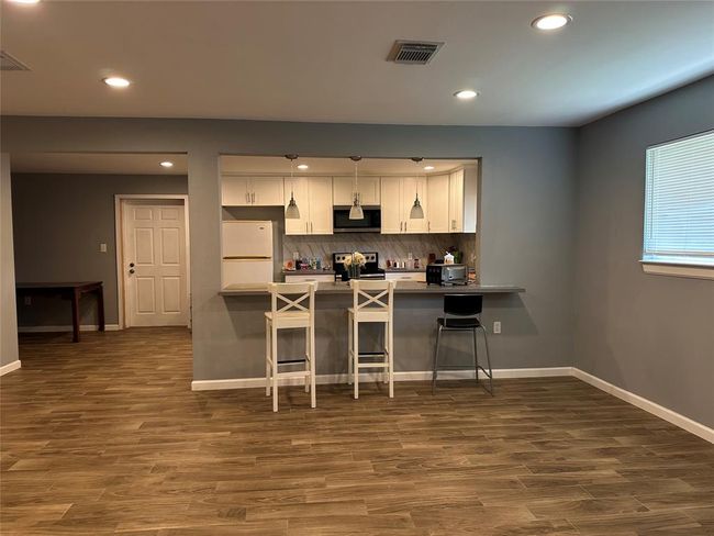120 Shanklin Rd, House other with 9 bedrooms, 5 bathrooms and null parking in Angleton TX | Image 5