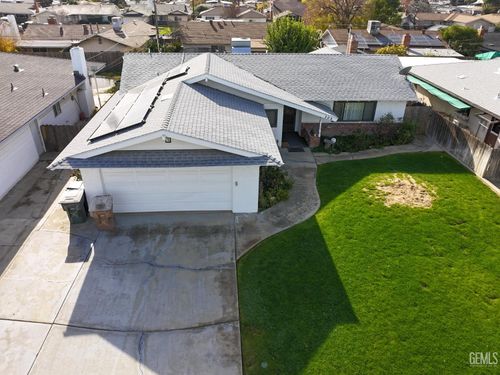 309 Pilot Ave, Bakersfield, CA, 93308-1345 | Card Image