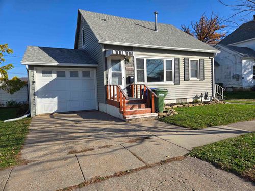 210 2nd Ave W, Cresco, IA, 52136-1506 | Card Image