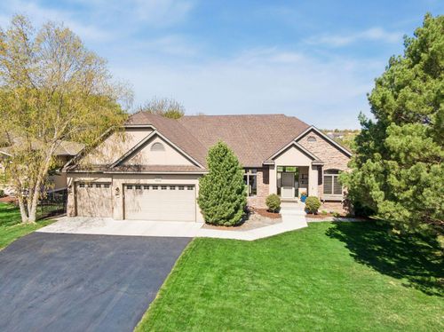 1676 Isabella Pkwy, Chaska, MN, 55318-3214 | Card Image