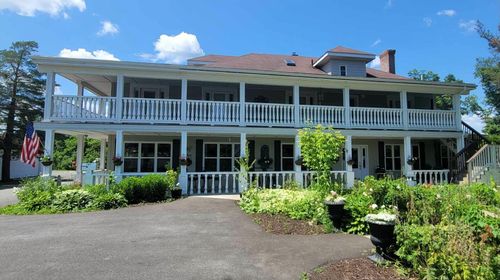 121 Fraser Ave, Madawaska, ME, 04756-1402 | Card Image