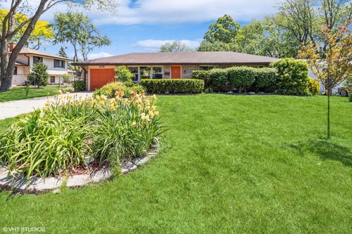 415 Tennyson Rd, Bartlett, IL, 60103-4616 | Card Image