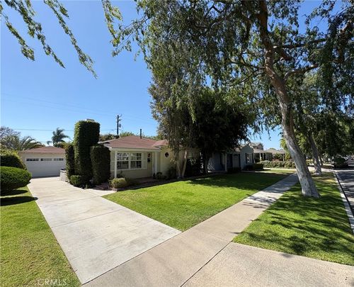 3739 Marwick Ave, Long Beach, CA, 90808-2027 | Card Image