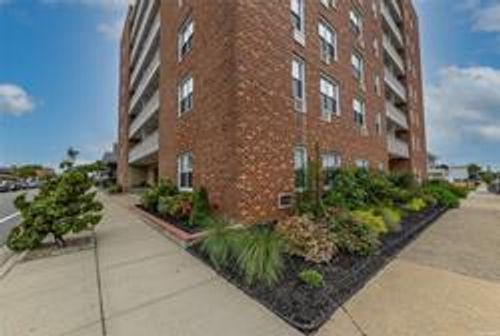 1b-855 E East Broadway, Long Beach, NY, 11561 | Card Image