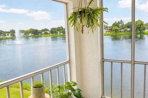 302-1200 37th St N, St Petersburg, FL, 33713-6057 | Card Image