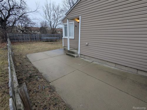 4115 Wayland Ct, Inkster, MI, 48141-2818 | Card Image