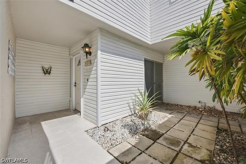 62-522 Bristle Cone Ln, NAPLES, FL, 34113-8318 | Card Image