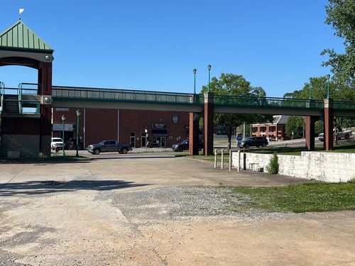 261 N Riverside Dr, Clarksville, TN, 37040 | Card Image