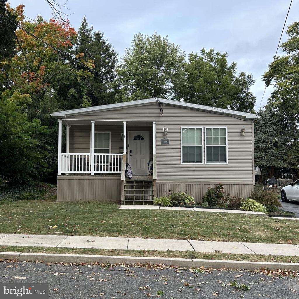 Massachusetts Ave, Aldan, PA 19018