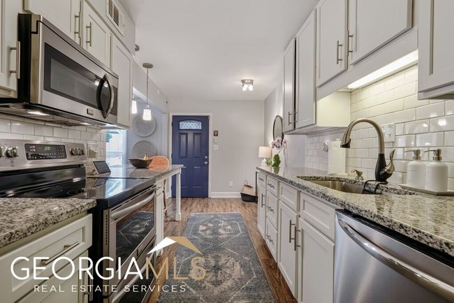 4988 Meadow Ln, Townhouse with 3 bedrooms, 3 bathrooms and null parking in Marietta GA | Image 6