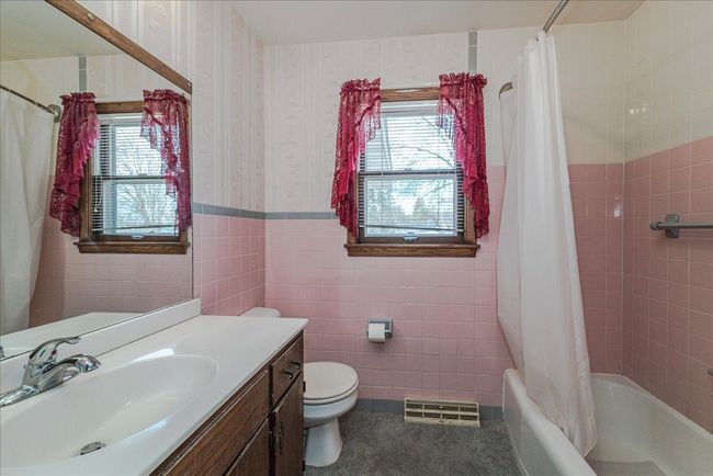 18-Bathroom on Main Level | Image 18