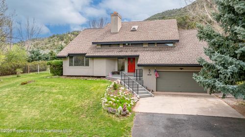 543 Westbank Rd, Glenwood Springs, CO, 81601-9380 | Card Image