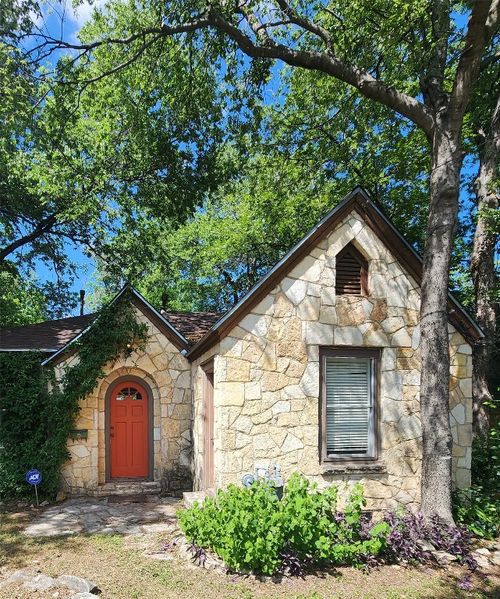 1704 Dexter St, Austin, TX, 78704-2105 | Card Image