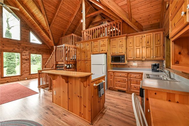 117 Oak Dr, House other with 3 bedrooms, 3 bathrooms and 5 parking in Forward Twp - BUT PA | Image 5