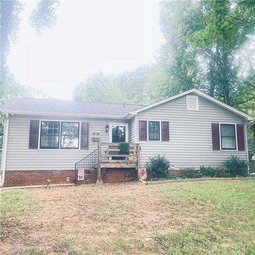 1619 E 10th St, Winston-Salem, NC, 27101-3214 | Card Image