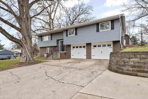 126 Sherwood Dr, Geneseo, IL, 61254-9190 | Card Image