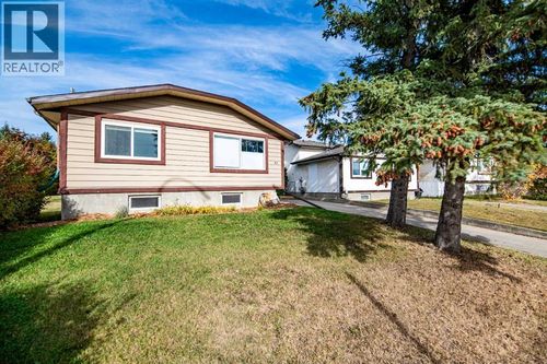 12 Opal Close, Lacombe, AB, T4L1P9 | Card Image
