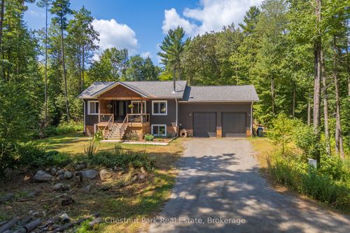 2698 Old Muskoka Rd, Utterson, ON, P0B1M0 | Card Image