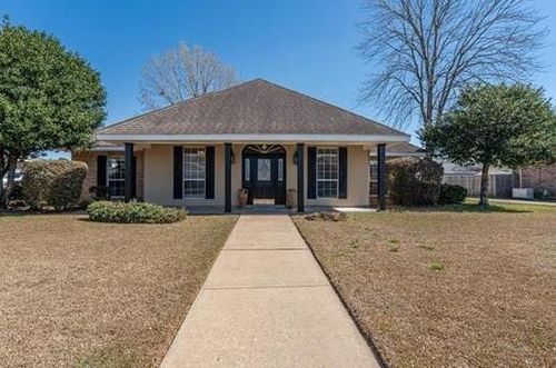 6209 West Aaron Drive, Alexandria, LA, 71303 | Card Image