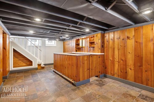 1764 Prestwick Rd, Grosse Pointe Woods, MI, 48236-1992 | Card Image