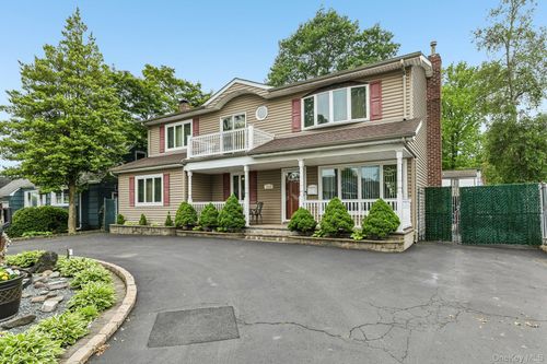 1010 Douglas Ave, Wantagh, NY, 11793-1759 | Card Image