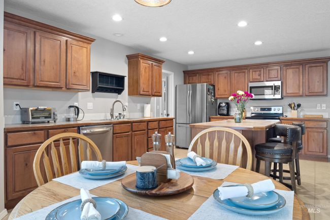 9143 W Alderberry Dr, House other with 5 bedrooms, 3 bathrooms and 2 parking in Boise ID | Image 13