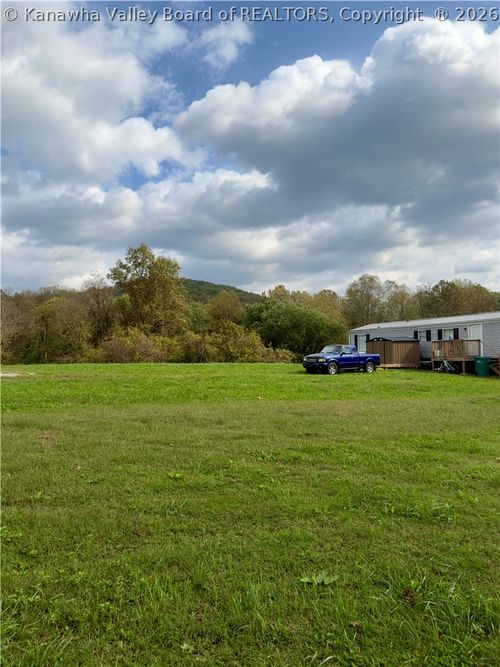 141/1420/1422 Strawberry Road, St Albans, WV, 25177 | Card Image