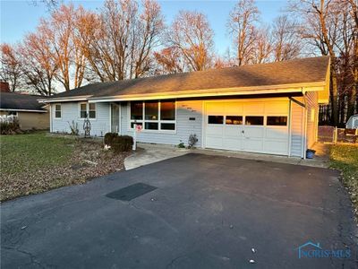 1827 Eastview Drive, House other with 3 bedrooms, 2 bathrooms and 1 parking in Findlay OH | Image 2