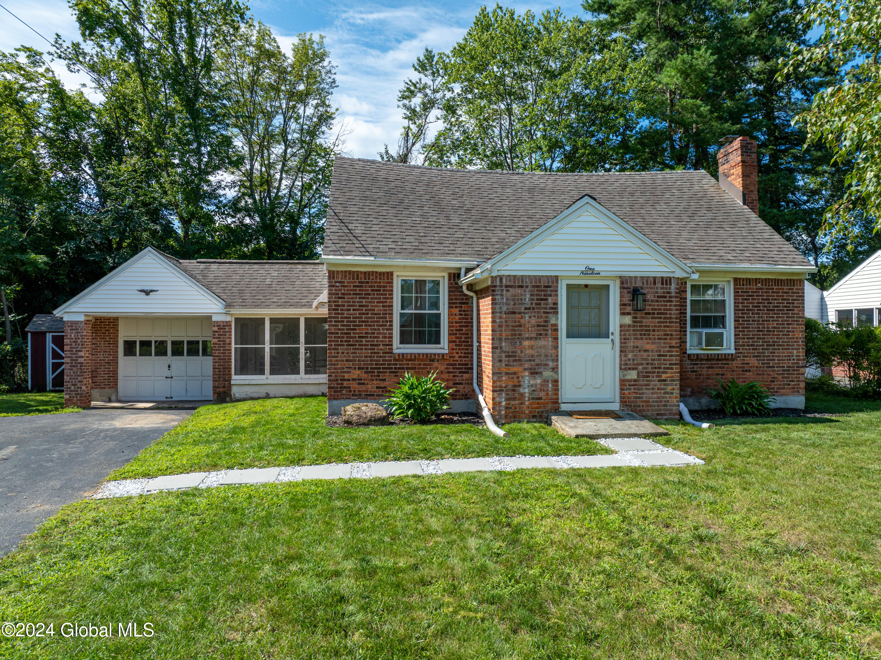 Vaughn Dr, Albany, NY 12203