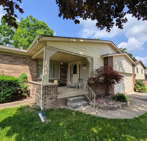 627 Fairfield Dr, Flushing, MI, 48433-1417 | Card Image
