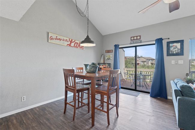 111 Comanche Pt, Townhouse with 3 bedrooms, 2 bathrooms and 2 parking in Point Venture TX | Image 8