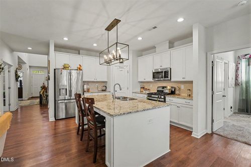 123 Carbone Ln, Clayton, NC, 27527-3393 | Card Image