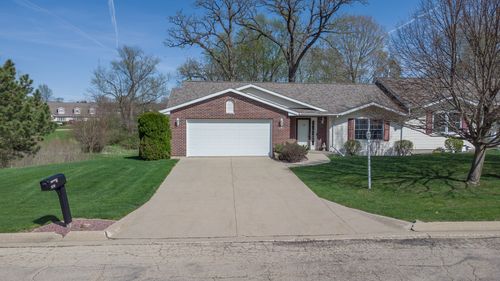 741-741 S Park Crest Dr, Freeport, IL, 61032-7804 | Card Image