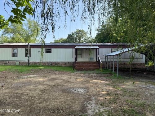 827 E Tahlequah Ave, Vinita, OK, 74301-2615 | Card Image