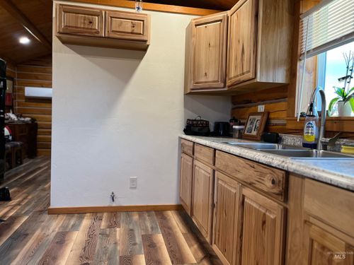 1215 E 800 N, Richfield, ID, 83349-5300 | Card Image