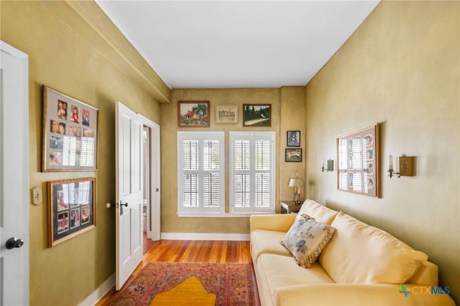 110 - 102 N Courthouse Sq, House other with 6 bedrooms, 4 bathrooms and null parking in Goliad TX | Image 7