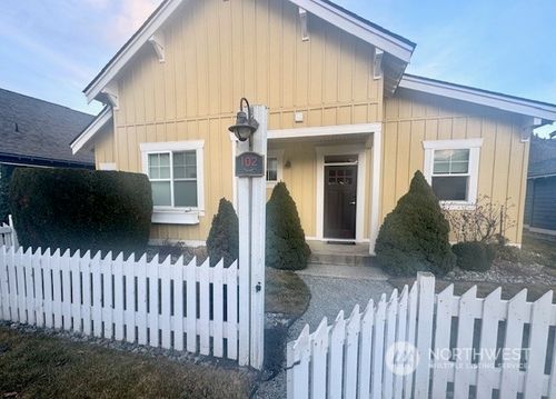 102 Shenanigan Ln, Oroville, WA, 98844-5911 | Card Image