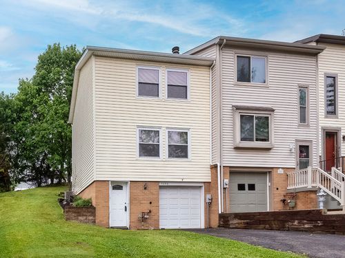 3252 Camberly Dr, Gibsonia, PA, 15044-8433 | Card Image